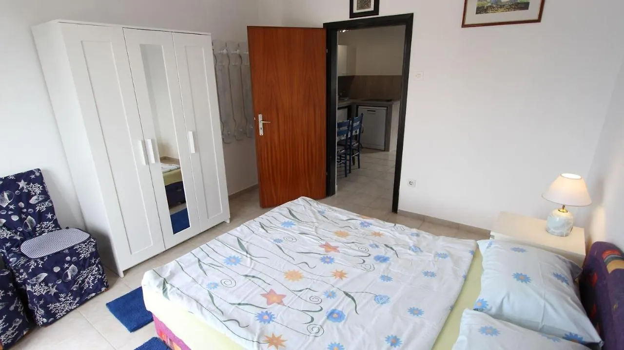 Apartments Lastavica 马林斯卡 招待所