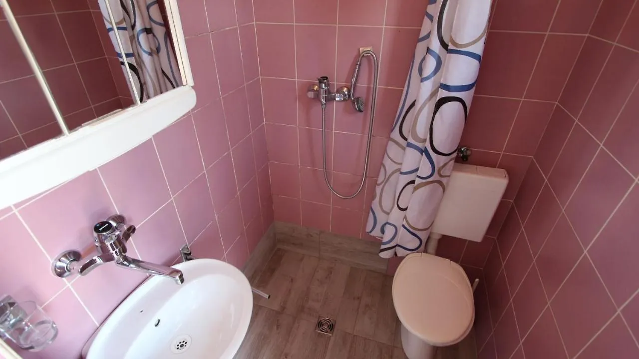 Apartments Lastavica 말린스카 0*,